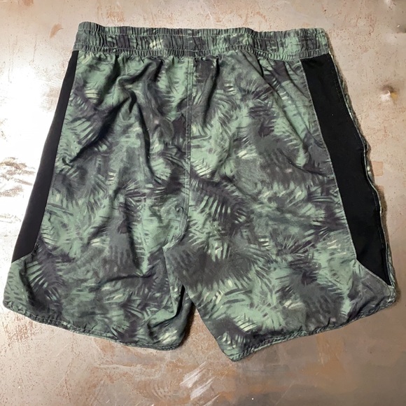 RVCA yogger shorts - Picture 3 of 3